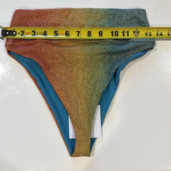 NWT Beach Riot Highway Bikini Bottom in Desert
Ombre Shimmer Large Revolve - Picture 5 of 10